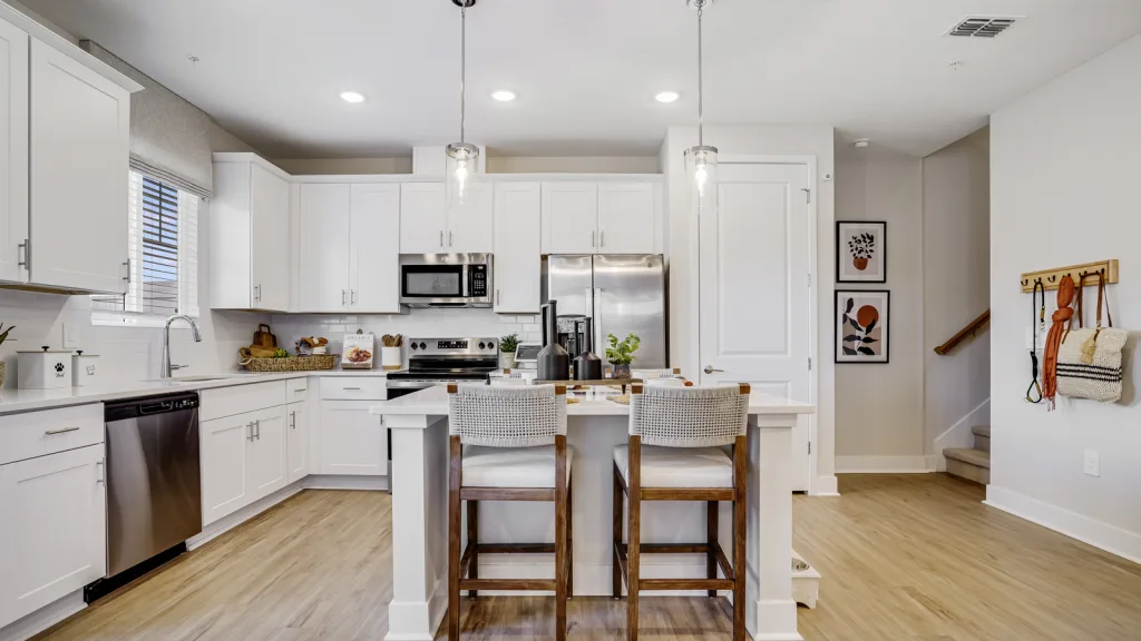 Yardly Evolve 2 Bed 2.5 Bath Apartment with Backyard- Kitchen and Pantry New pet-friendly apartment homes for rent with private fenced backyards in Arizona, Texas, Florida, and North Carolina with pool, pickleball, dog park, gym, clubhouse and gated community. *No breed or weight restrictions. Yardly